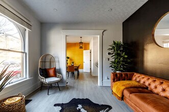 Building Photo - 313 W 4th Ave