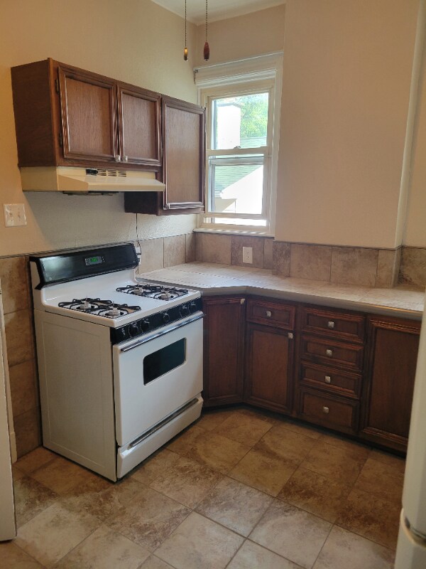 Building Photo - 21 Sand Creek Rd