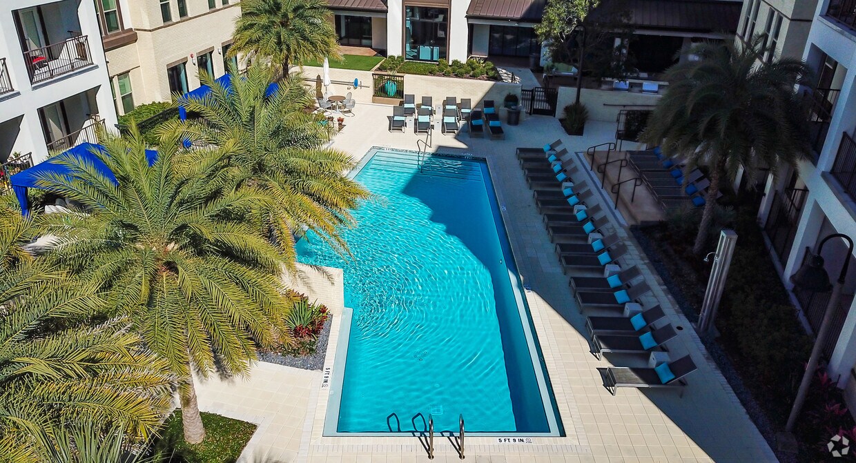 Nine 12 Gateway Apartments Altamonte Springs, FL