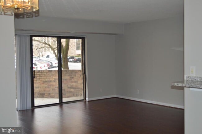 Building Photo - 5904 Mt Eagle Dr