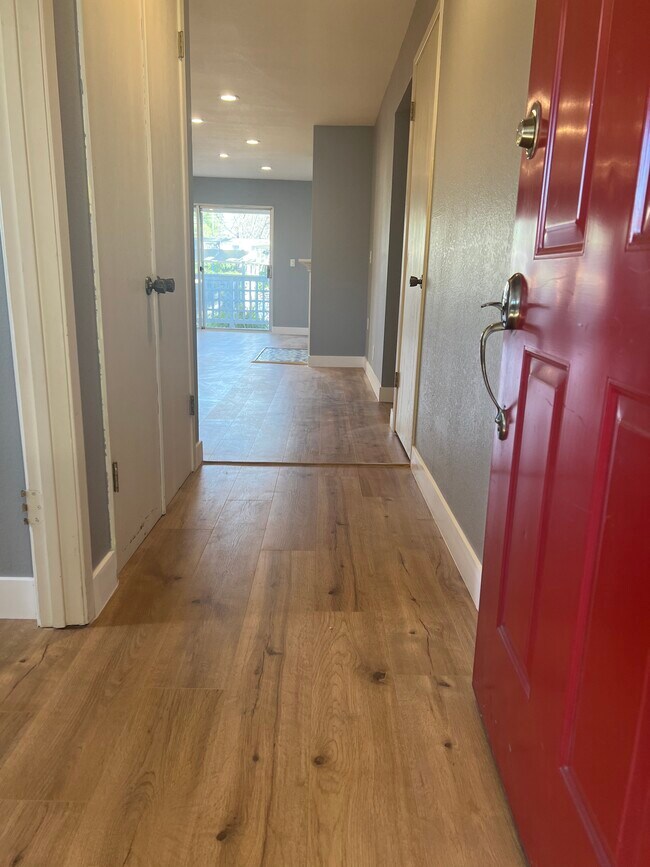 Foto del edificio - 2725 Oak Rd