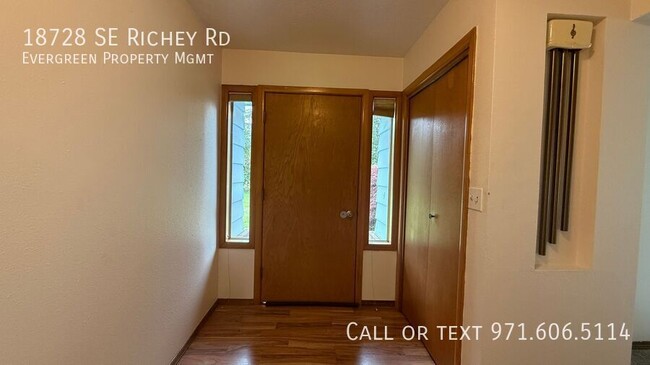 Foto del edificio - 18728 SE Richey Rd