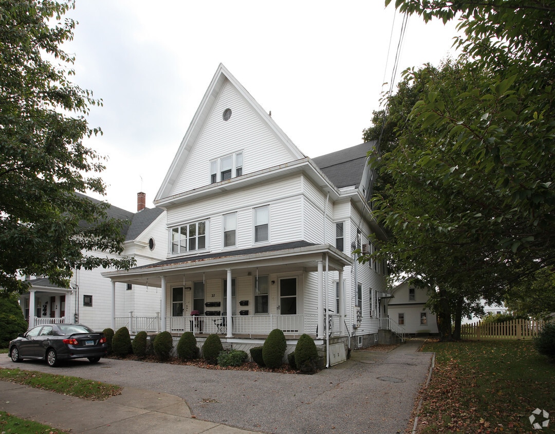 27 Moss St, Pawcatuck, CT 06379 Apartments in Pawcatuck, CT