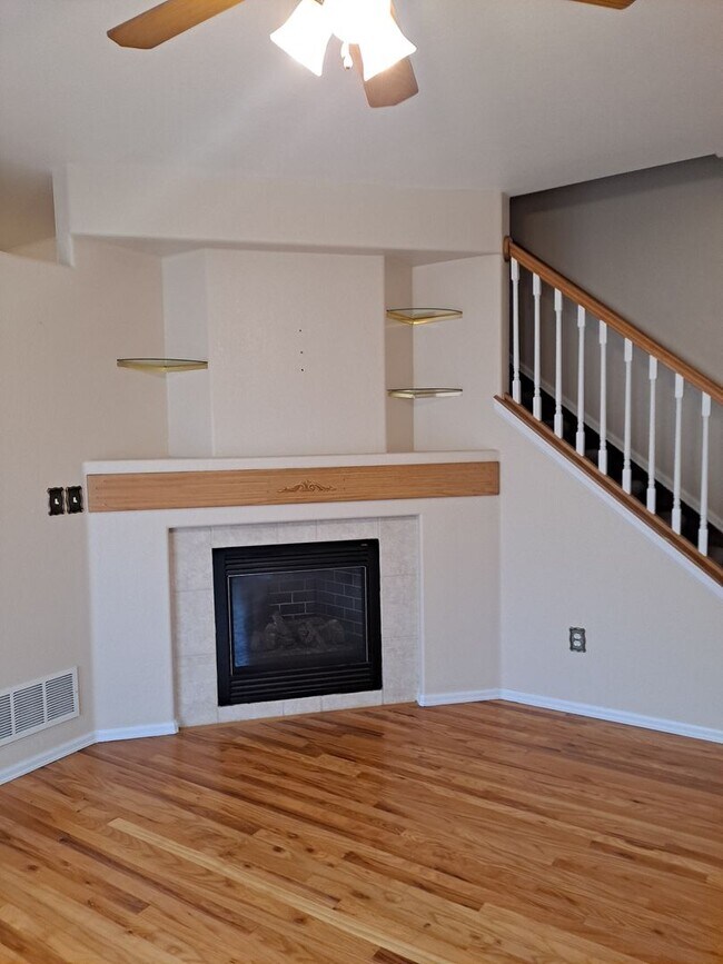 Building Photo - ALL PROSPECTIVE TENANTS MUST SUBMIT A $58 ...