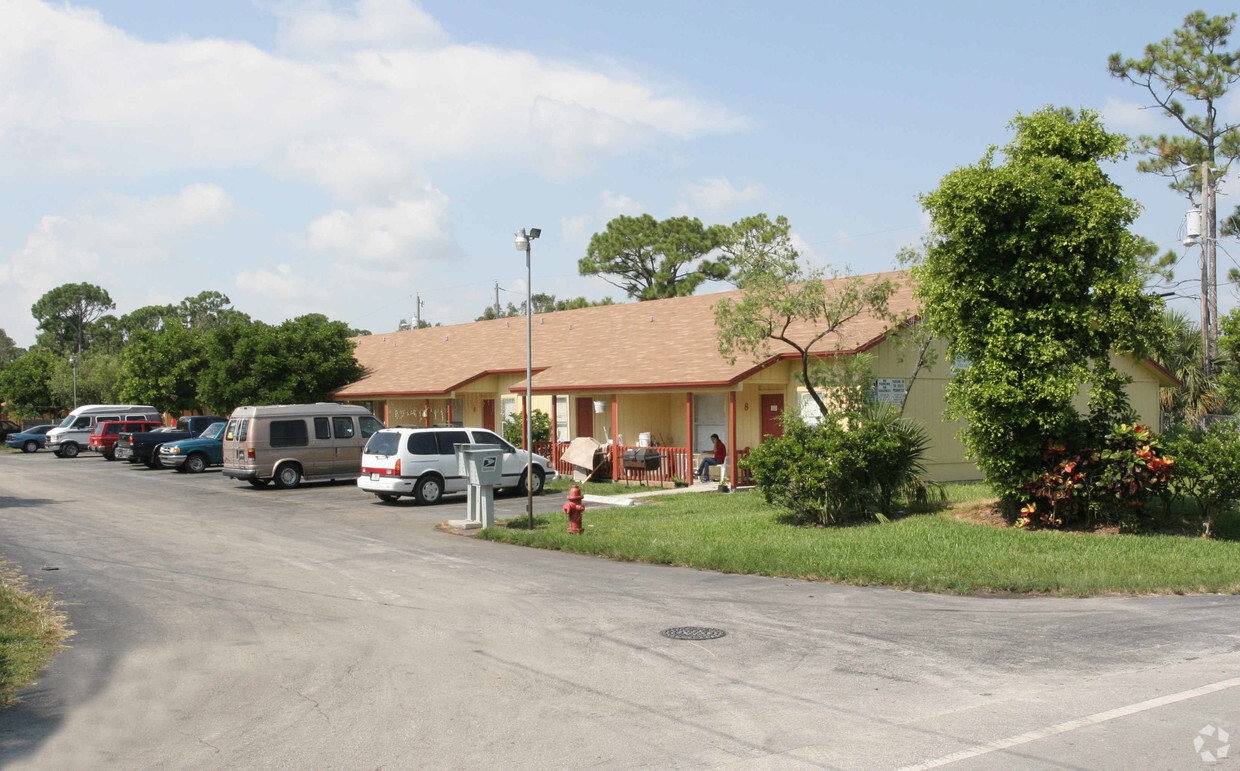 Pine Terrace Apartments - Belmont on Stacy