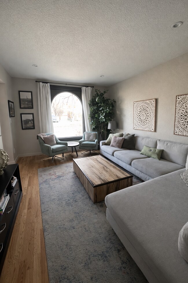 Building Photo - 151 S Lincoln St