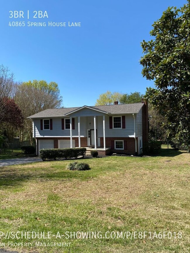 Building Photo - 3 Bedroom, 2 Bedroom Home
