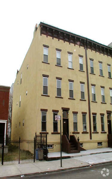 Foto principal - 124 Grove St