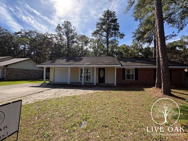 Building Photo - MOVE IN SPECIAL: $500 OFF 1ST FULL MONTH'S RENT!**