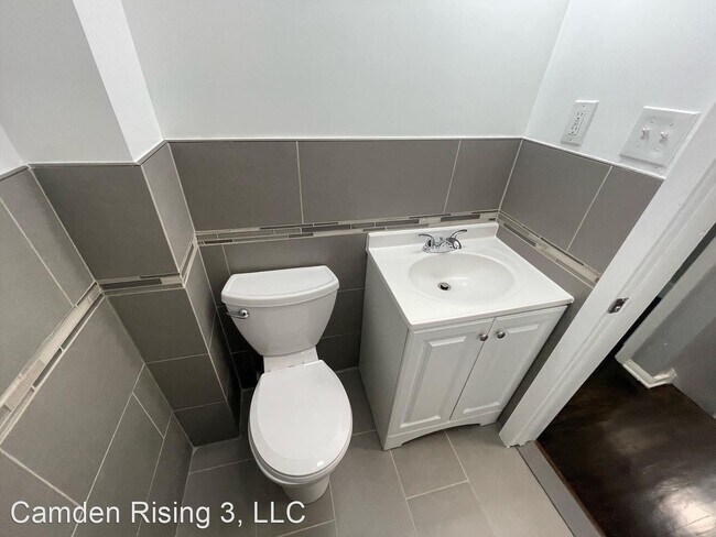 Foto del edificio - 5 br, 2.5 bath House - 1285 Lake Shore Drive