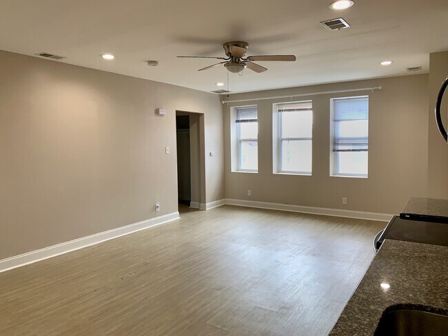 Plano llano - 5439 Penn Ave