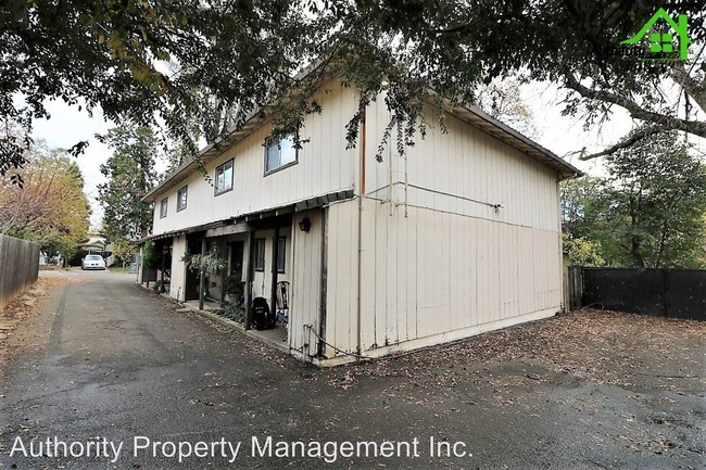 Building Photo - 1060 East St