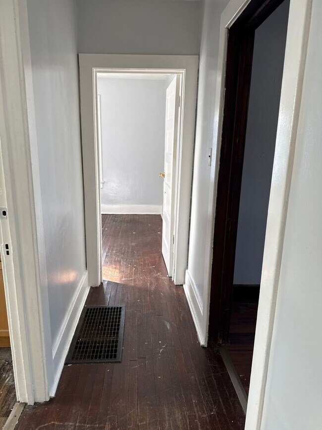 Foto del edificio - 2200 S 13th St