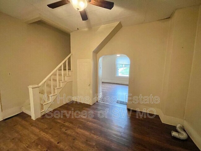 Foto del edificio - 920 W Mt Vernon St