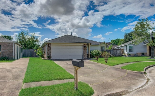 Building Photo - 11323 Windmark Dr