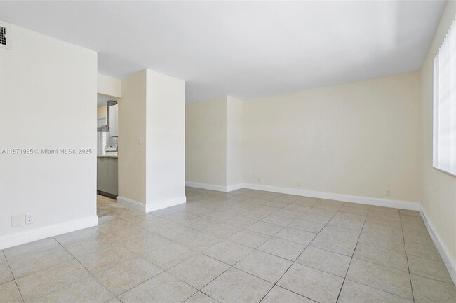Foto del edificio - 1715 N 16th Ave