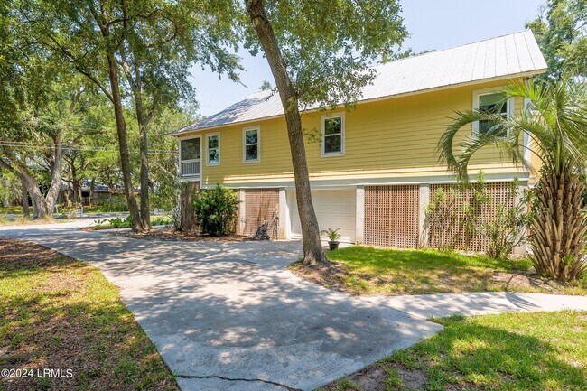 Foto del edificio - 40 Bay Point Rd