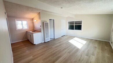 Building Photo - 6481 Gramercy St