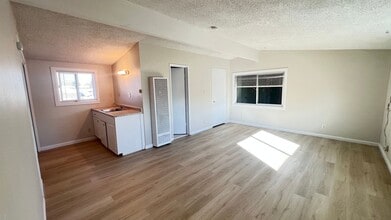 Building Photo - 6481 Gramercy St