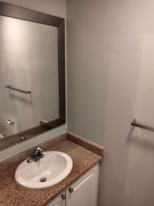 Foto del edificio - 210 Farmington Ave