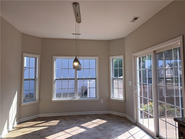 Building Photo - 162 Watchmen Ln