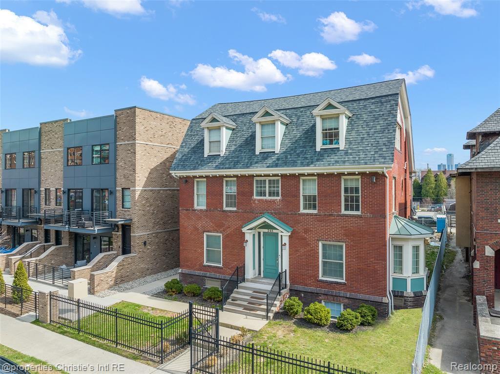 Foto principal - 248 Mack Ave