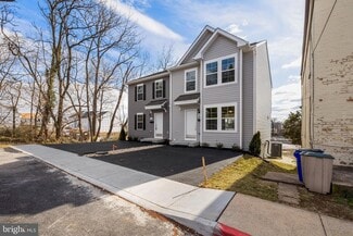 Building Photo - 446 Carrolton Ave