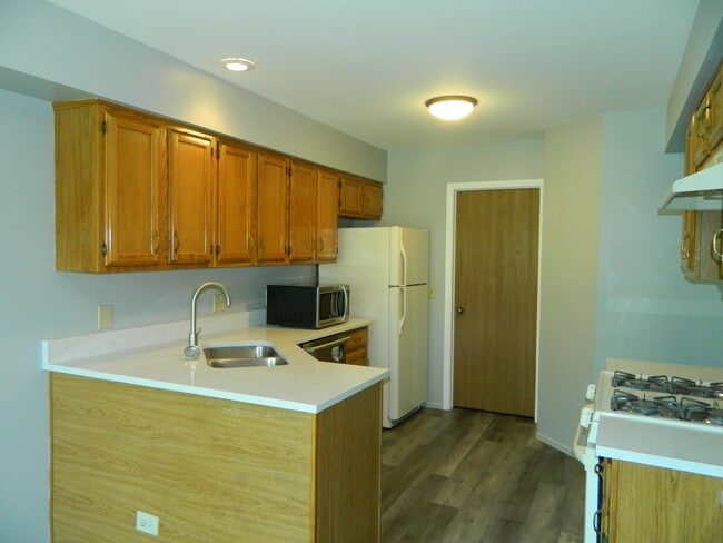 Building Photo - 118 N Knollwood Dr