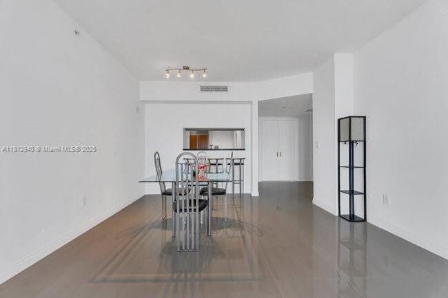 Foto del edificio - 9595 Collins Ave