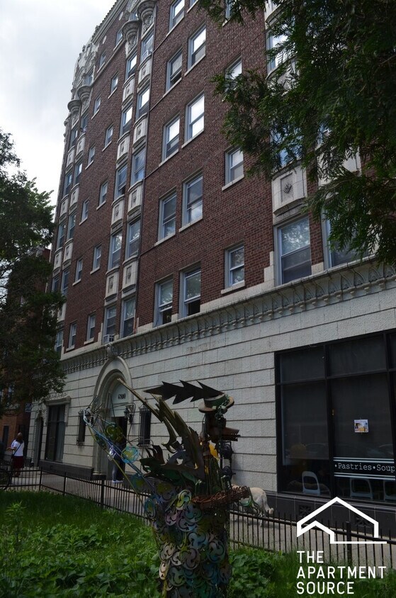 Foto del edificio - 6930 N Greenview Ave