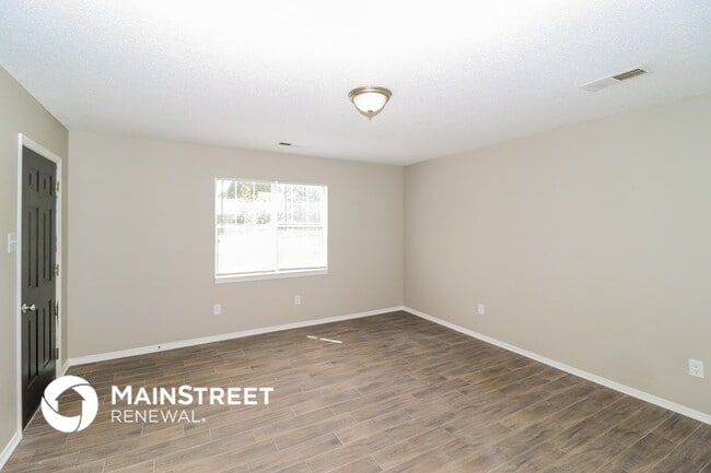 Building Photo - 484 Ferncliff Cove