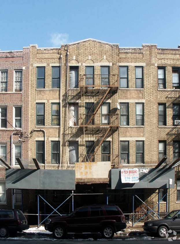 Primary Photo - 3038 Holland Ave