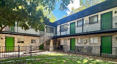 Building Photo - 2711 Hemphill Park