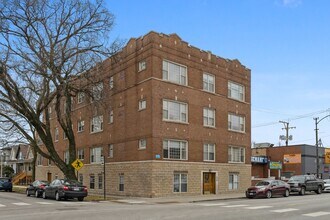 Building Photo - 3221 N California Ave