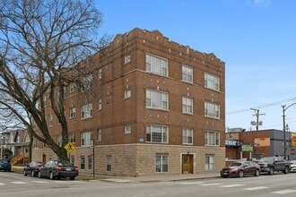 Building Photo - 3221 N California Ave
