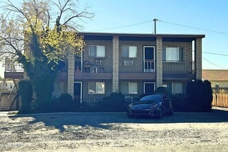 Building Photo - 8469 E Yavapai Rd