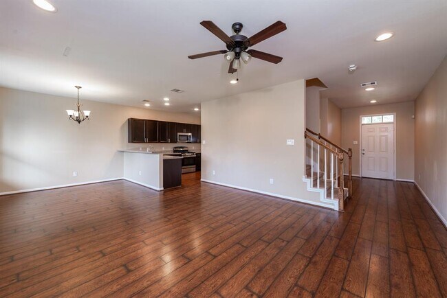 Foto del edificio - 17035 Wilthorne Gardens Ct