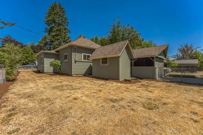 Building Photo - 2402 16th Ave