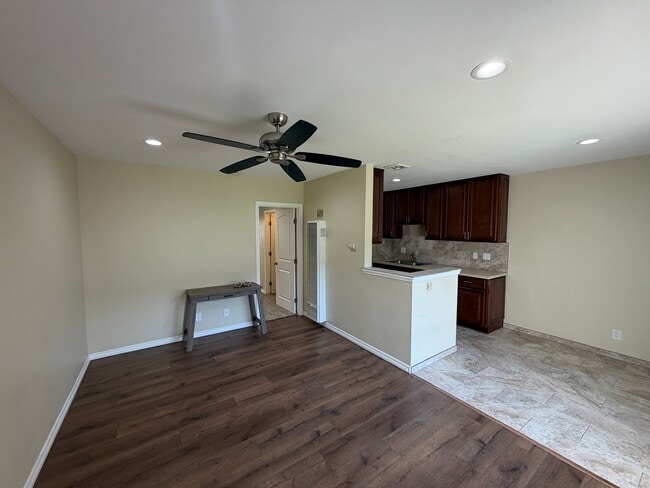 Building Photo - 2227 E Westport Dr