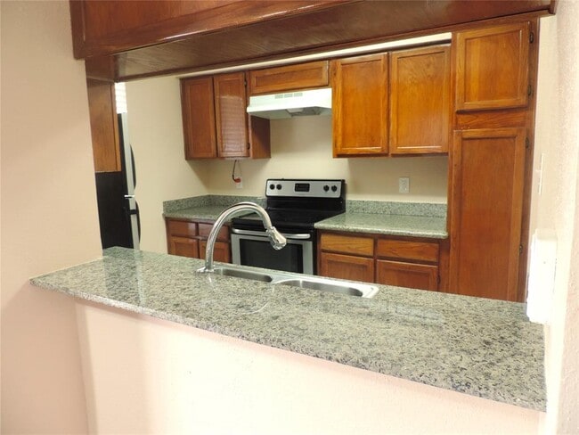 Building Photo - 10555 Turtlewood Ct