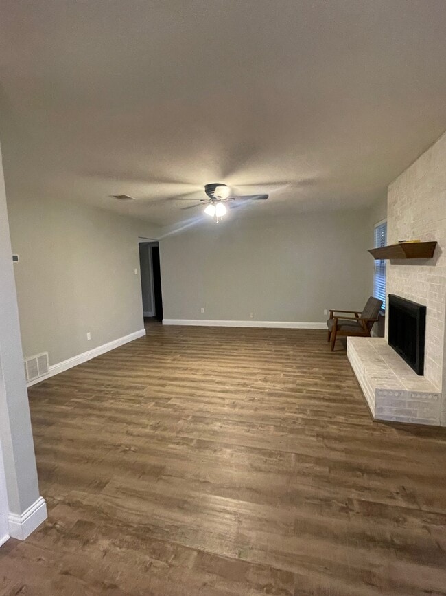 Living Room - 4609 Cripple Creek Rd