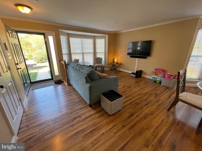 Building Photo - 6101 Lands End Ct