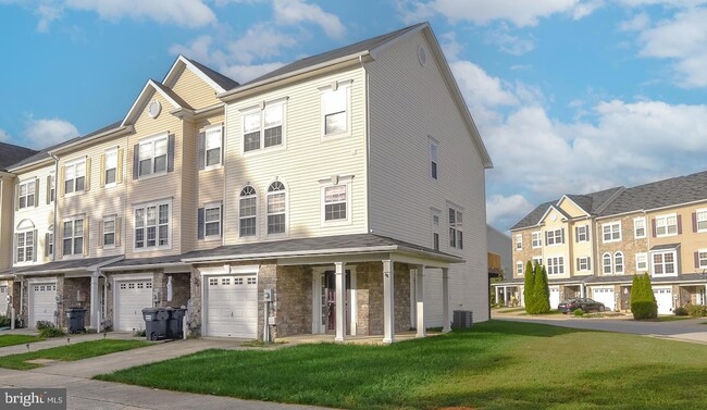 Foto del edificio - 45571 Catalina Ln