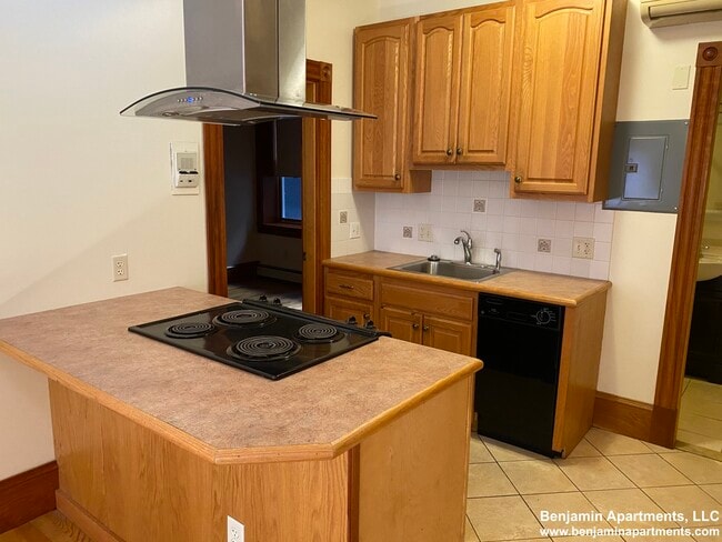 Building Photo - 97 Myrtle St