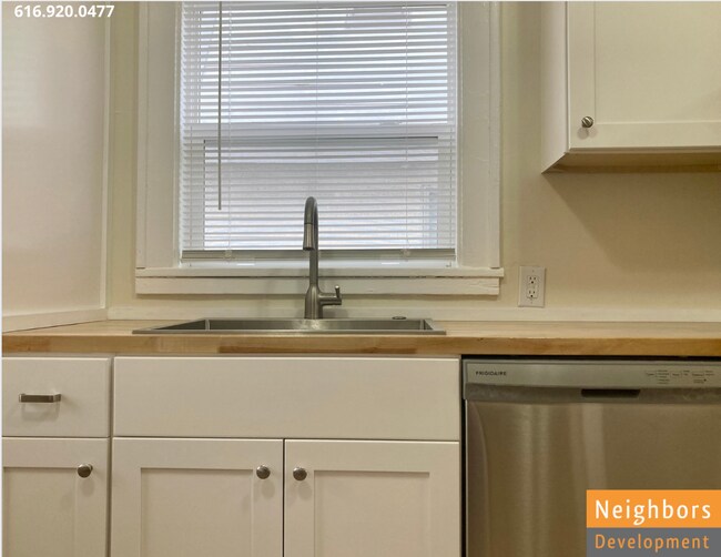Foto del edificio - 1139 Walker Ave NW