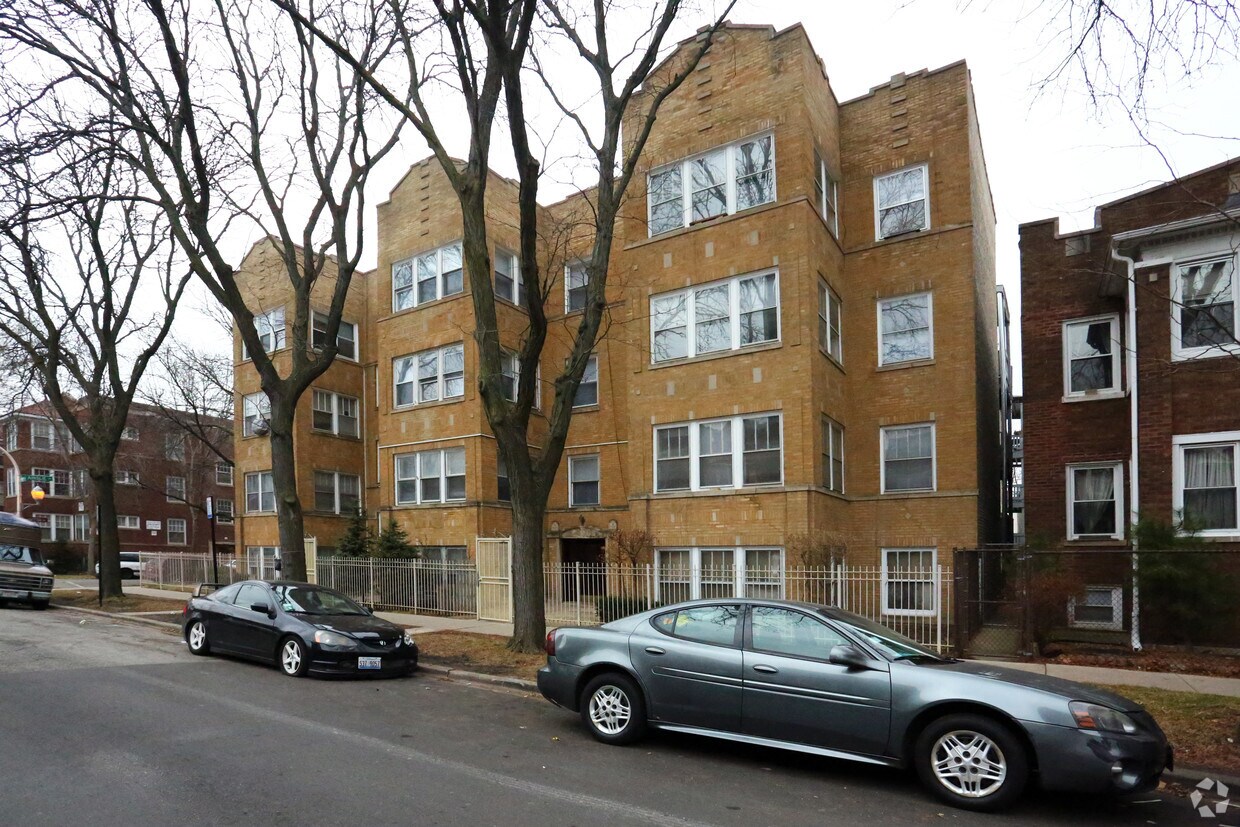 Foto del edificio - 4851 N Troy St