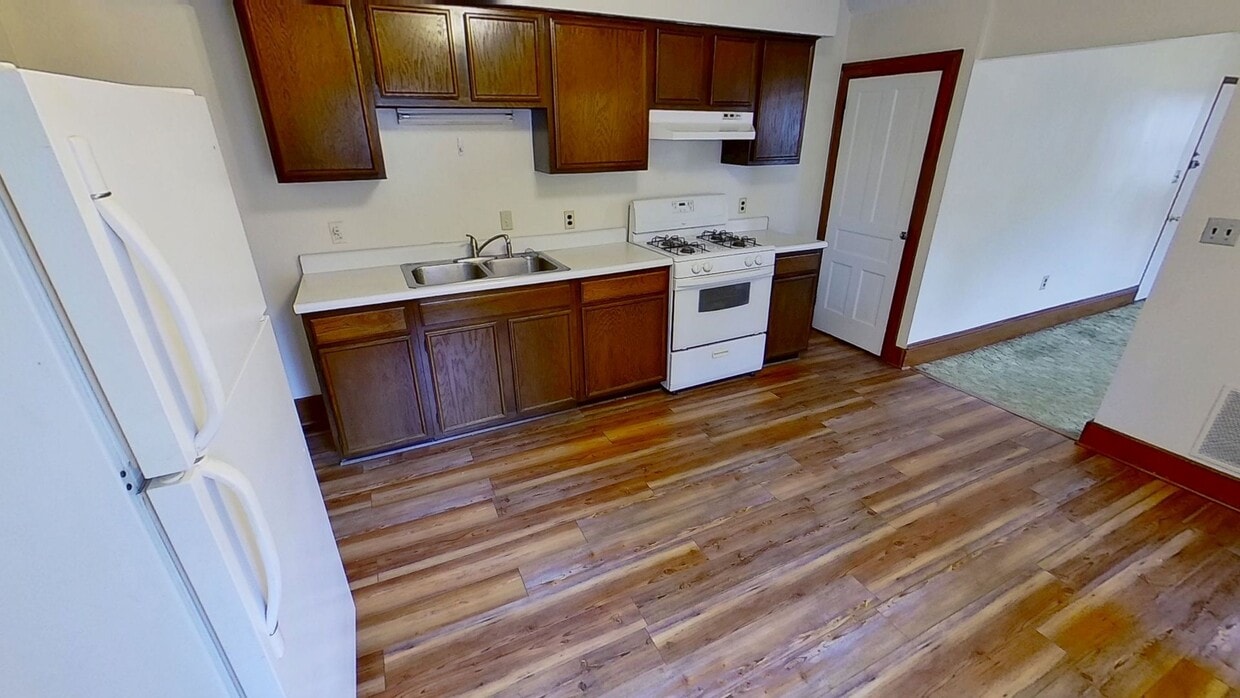 Building Photo - Second-Floor Comfort in Glen Rock