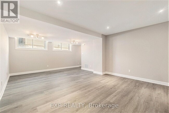 Photo du bâtiment - 1216 Montblanc Cres