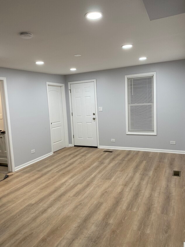 Living Room - 1026 W 20th Pl