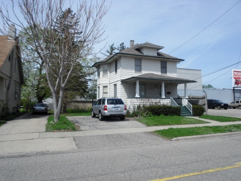 Primary Photo - 114 S West St